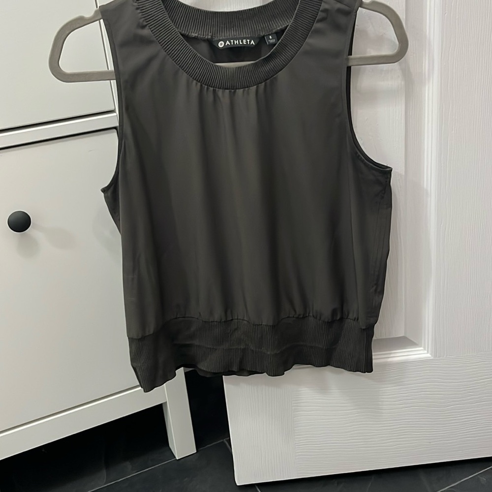 Athleta sleeveless shell gray Top